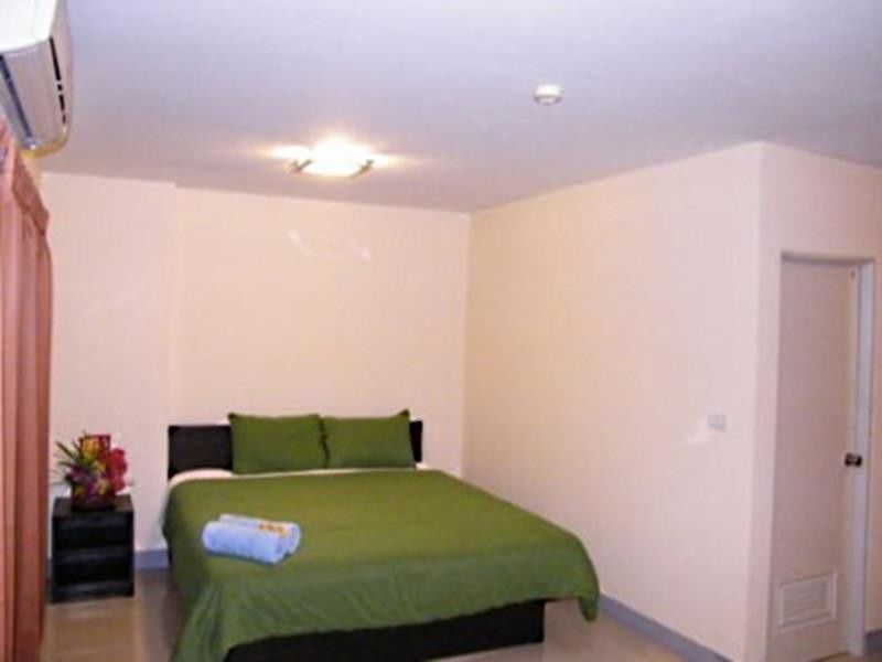 Oyo 829 Royal Thai Residence Jomtien Beach Extérieur photo